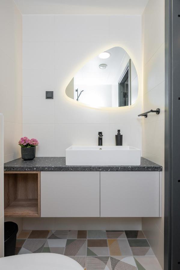 Rare Apartments - Self Check-In Miniapartments Тарту Екстериор снимка