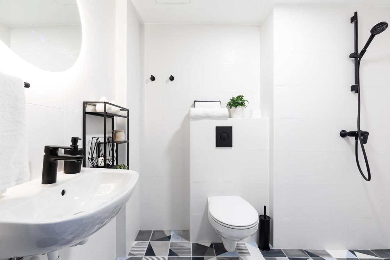 Rare Apartments - Self Check-In Miniapartments Тарту Екстериор снимка