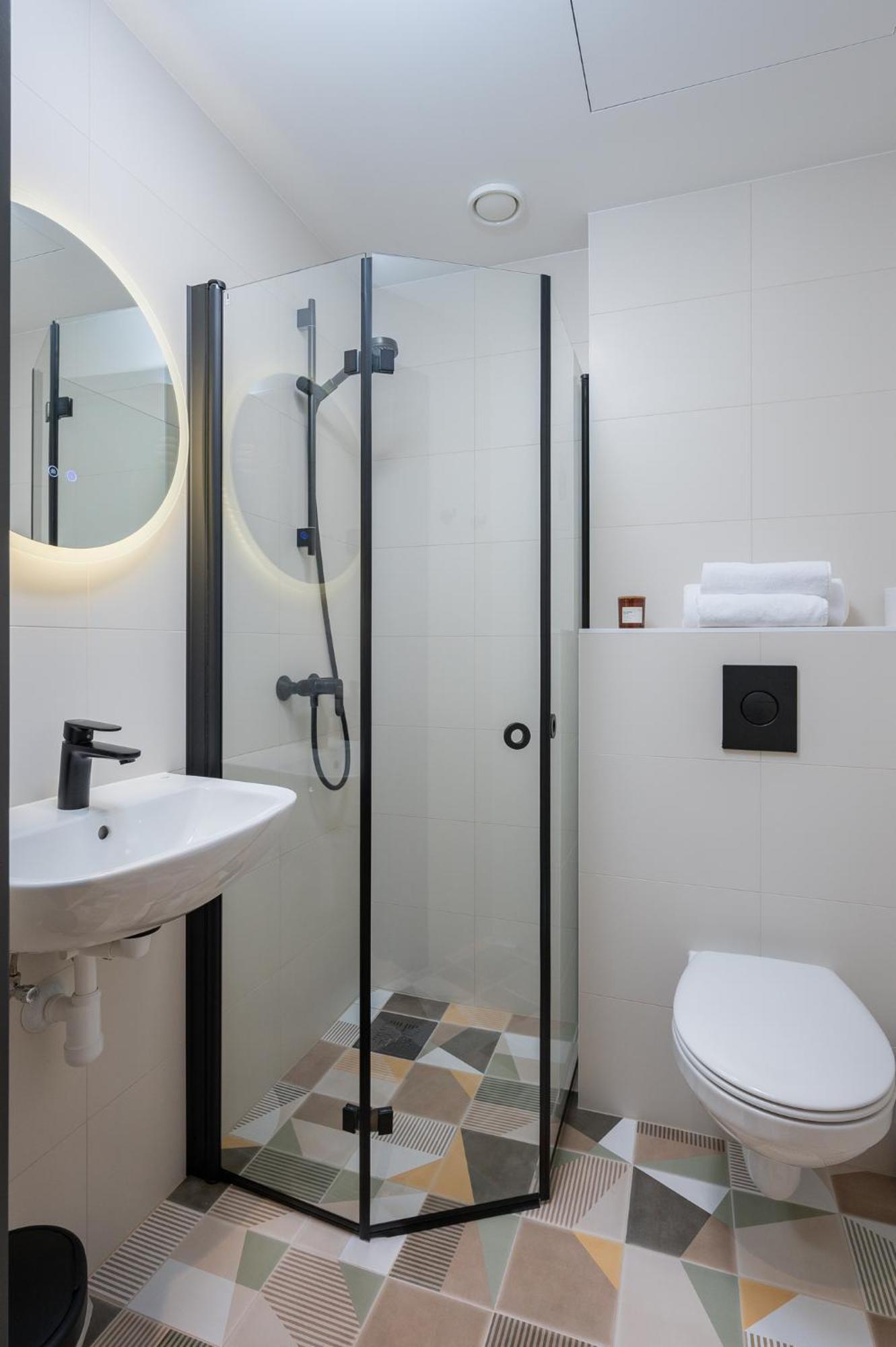 Rare Apartments - Self Check-In Miniapartments Тарту Екстериор снимка