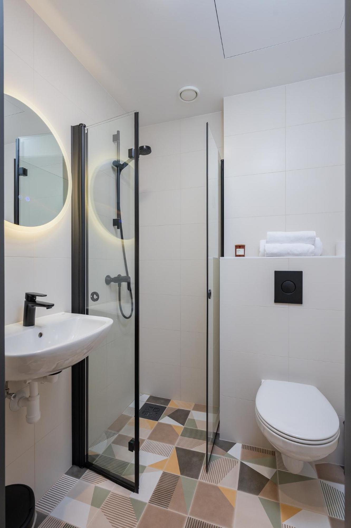 Rare Apartments - Self Check-In Miniapartments Тарту Екстериор снимка