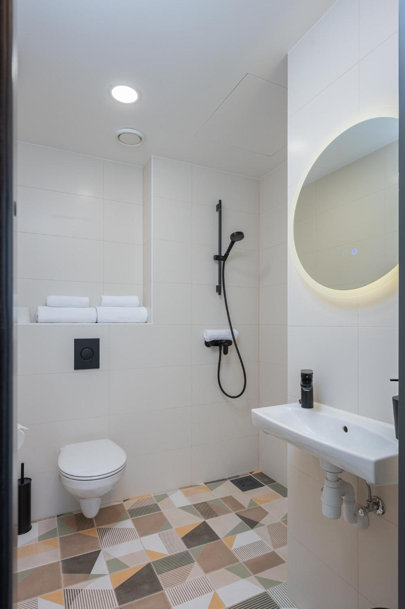 Rare Apartments - Self Check-In Miniapartments Тарту Екстериор снимка