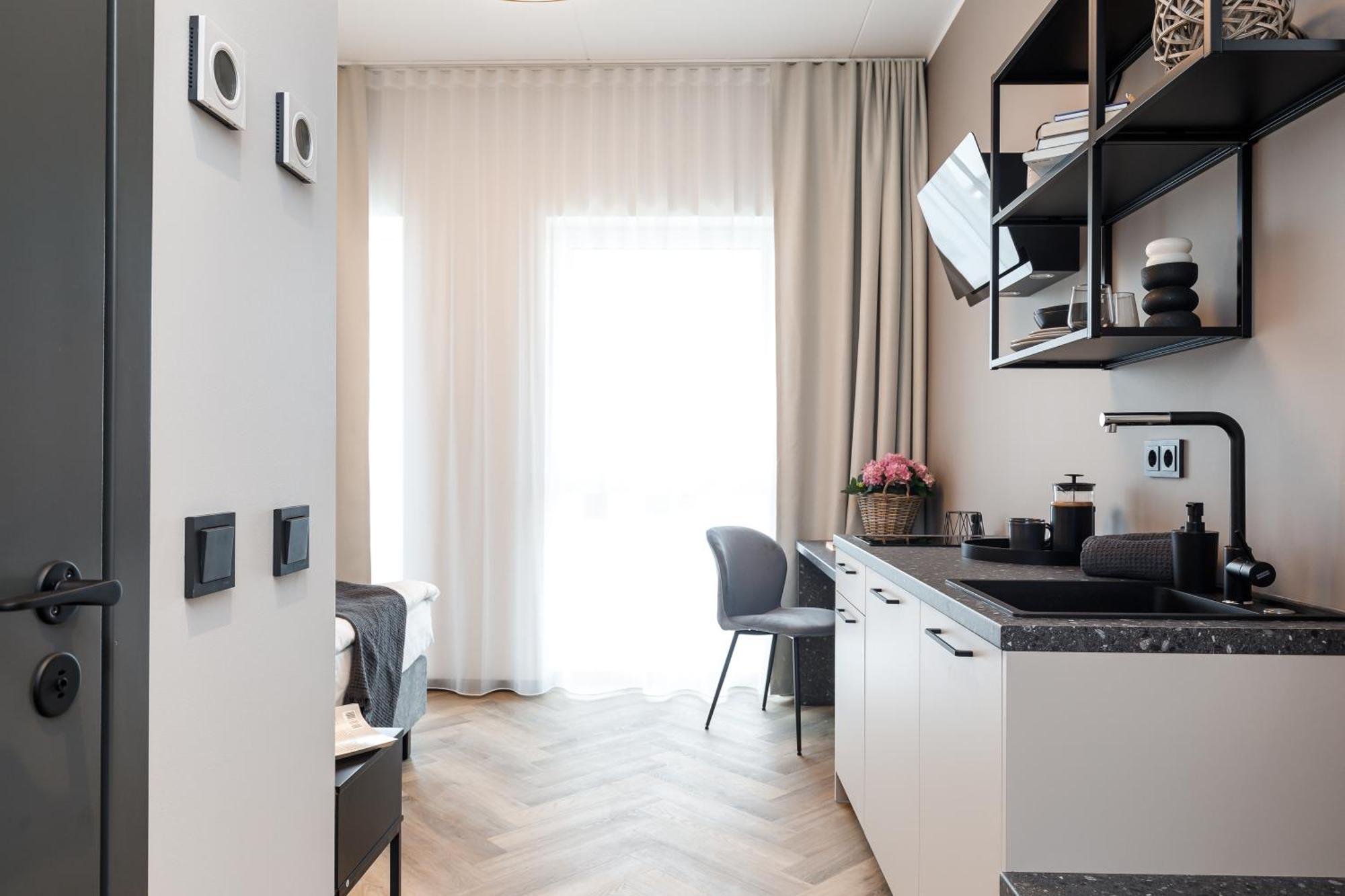 Rare Apartments - Self Check-In Miniapartments Тарту Екстериор снимка